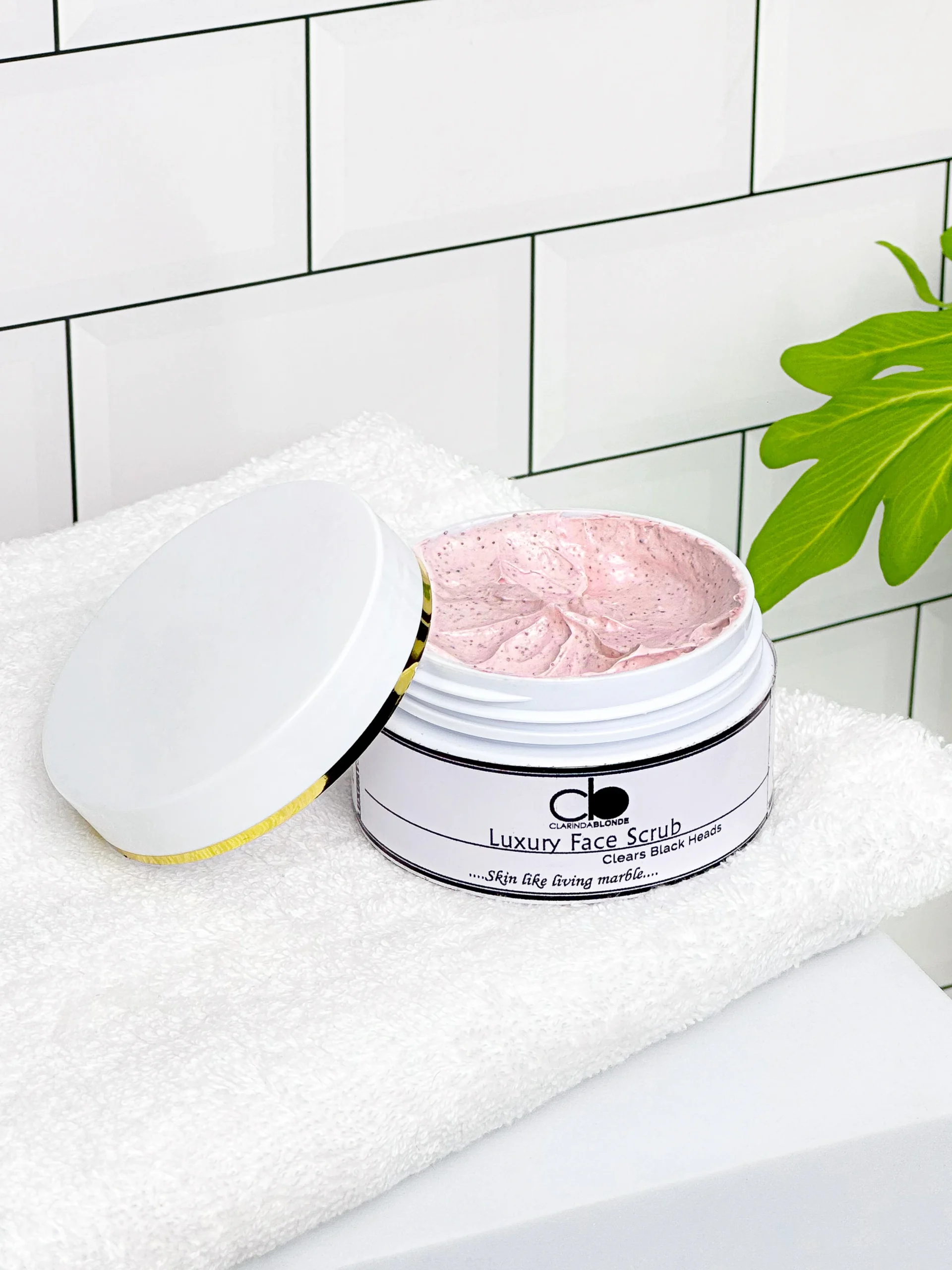 LUXURY FACE SCRUB